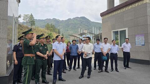 Đồng chí Hà Quang Trung - Phó Bí thư Tỉnh ủy, Chủ tịch UBND tỉnh kiểm tra, nắm tình hình tại Cửa khẩu Ma Lù Thàng