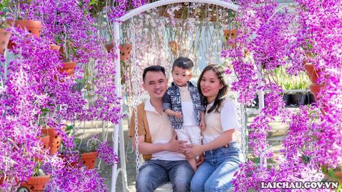 Tới đây, quý khách sẽ được chiêm ngưỡng và hòa mình trong sắc tím ngập tràn của Hoàng thảo kèn.​